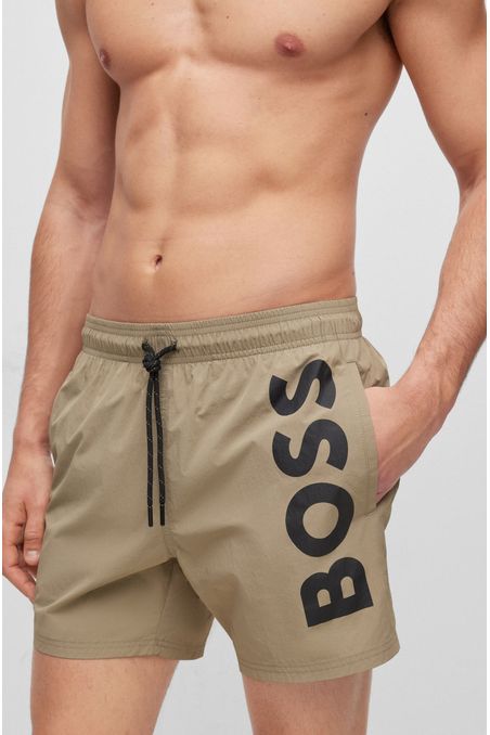 TRAJE DE BAÑO ESTILO SHORTS CON ESTAMPADO DE LOGOS HOMBRE