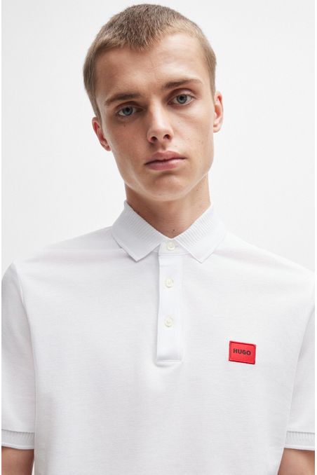 POLO PIQUÉ CON LOGO Y DETALLE DE TRES BOTONES HOMBRE