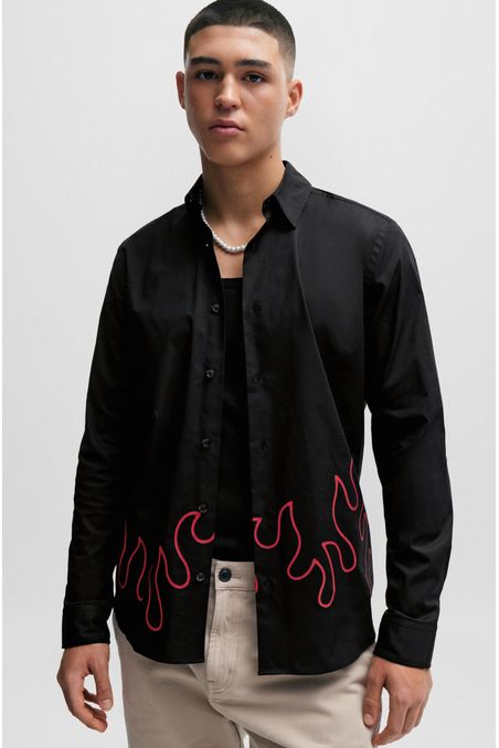 CAMISA RELAXED FIT CON CUELLO E ILUSTRACIÓN HOMBRE