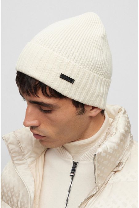GORRO DE PUNTO EN LANA HOMBRE