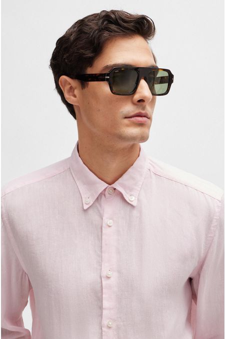 CAMISA REGULAR FIT DE LINO CON CUELLO ABOTONADO HOMBRE