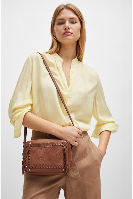 BOLSO CRUZADO DE PIEL GRANULADA CON DETALLES MUJER