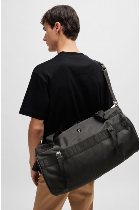 BOLSA DE VIAJE CON CORREA DE LOGO Y MONOGRAMA DOBLE HOMBRE