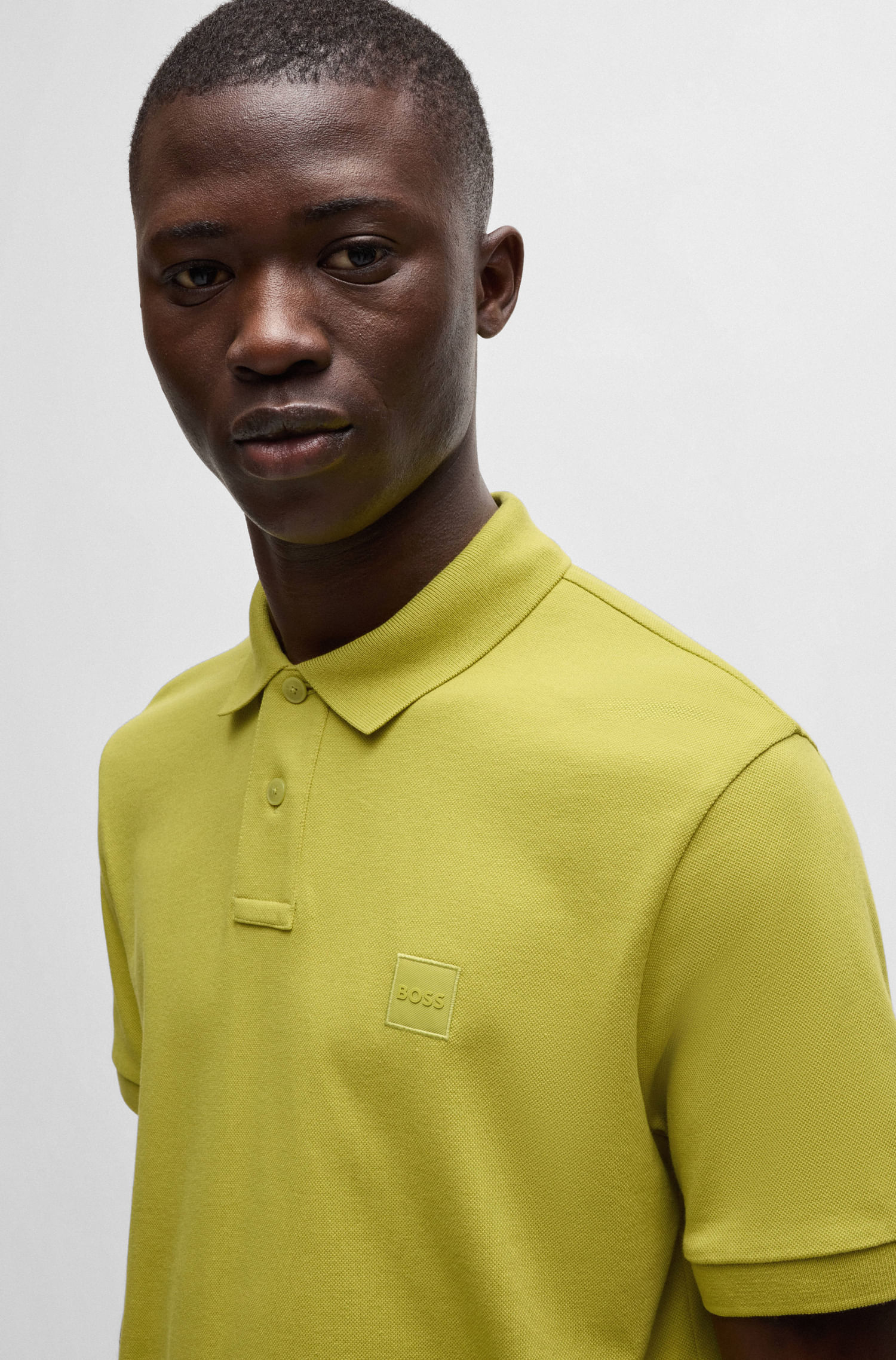 POLO PIQUÉ SLIM FIT DE ALGODÓN ELÁSTICO CON PARCHE DE LOGO HOMBRE