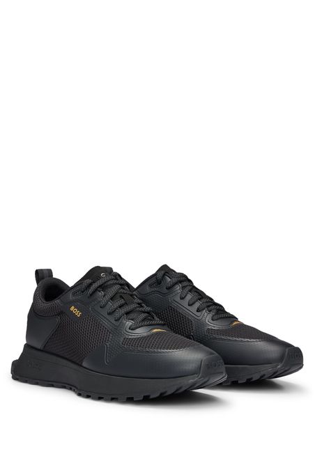 ZAPATILLAS CON DETALLES DE MALLA Y DE LA MARCA HOMBRE
