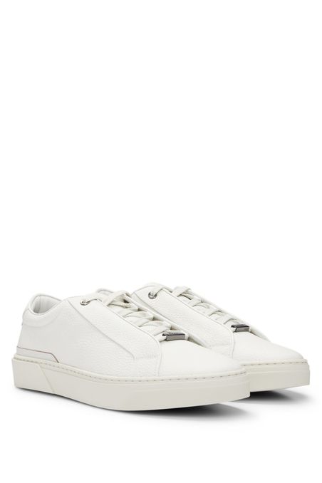 ZAPATILLAS GARY DE PIEL GRANULADA CON LOGO EN LA TRABILLA HOMBRE
