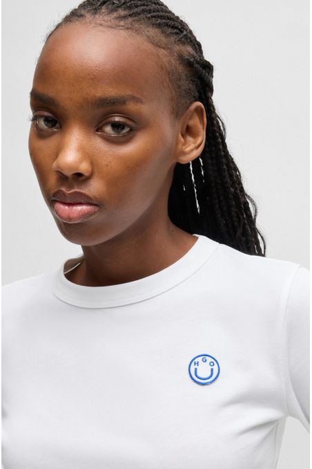 POLO REGULAR FIT DE PUNTO DE ALGODÓN CON INSIGNIA DE LOGO MUJER