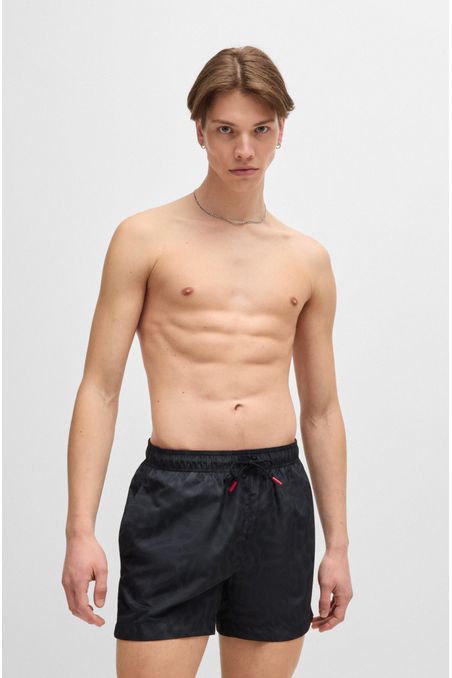 TRAJE DE BAÑO TIPO SHORTS CON LOGO Y ESTAMPADO HOMBRE