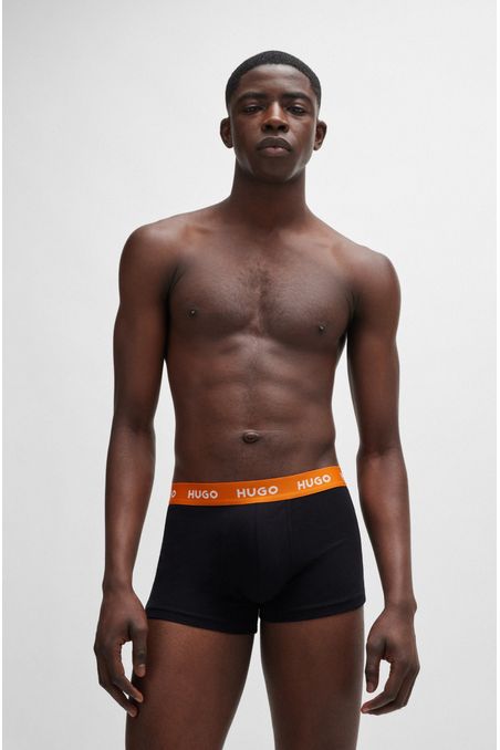 PAQUETE DE TRES BÓXER CORTOS EN ALGODÓN ELÁSTICO CON LOGOS EN LA CINTURA HOMBRE