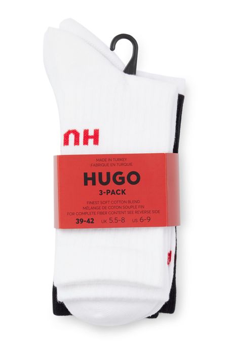 PAQUETE DE TRES PARES DE MEDIAS CORTOS CON DETALLES DE LOGOS HOMBRE Multicolor 50521067960