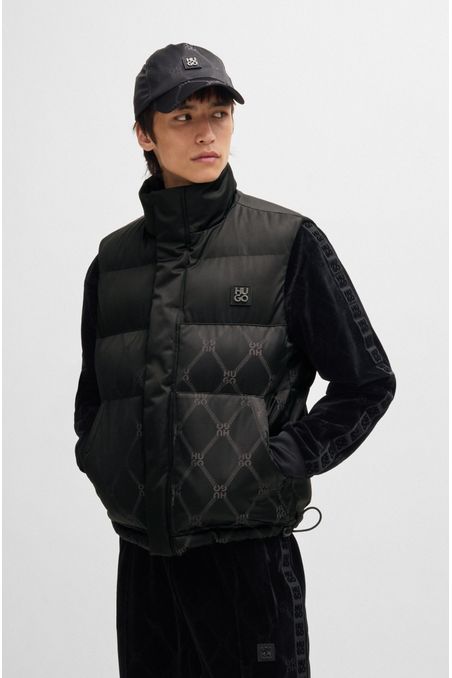 CHALECO REGULAR FIT REPELENTE AL AGUA CON JACQUARD DE LA MARCA HOMBRE