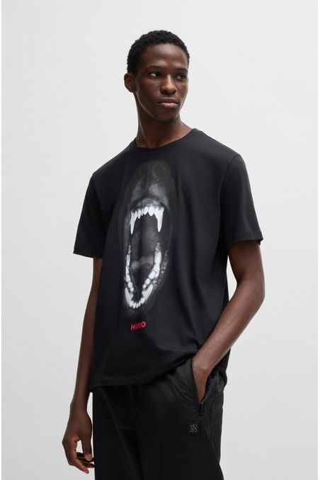 POLO REGULAR FIT DE PUNTO DE ALGODÓN CON ILUSTRACIÓN HOMBRE