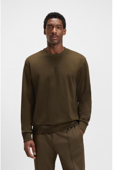 CHOMPA RELAXED FIT DE MATERIAL PREMIUM CON TERMINADO SOFISTICADO HOMBRE