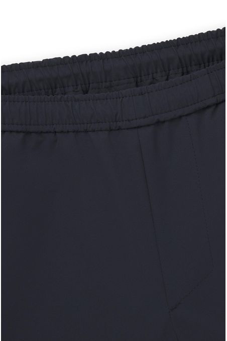 SHORT DE MATERIAL PREMIUM CON TERMINADO SOFISTICADO HOMBRE