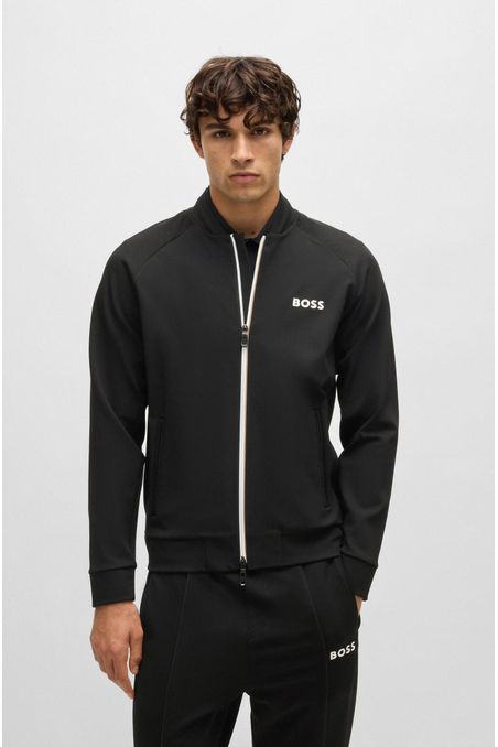 CHOMPA REGULAR FIT DE MATERIAL PREMIUM CON LOGO DESTACADO HOMBRE