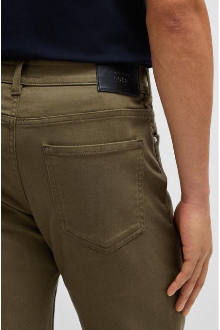 JEAN DE MATERIAL PREMIUM CON DETALLE PREMIUM HOMBRE