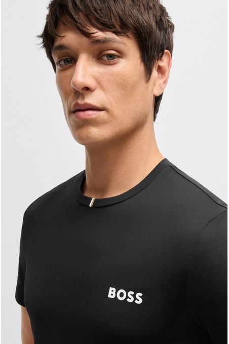 POLERA DE ALGODÓN PIQUÉ CON DETALLE PREMIUM HOMBRE