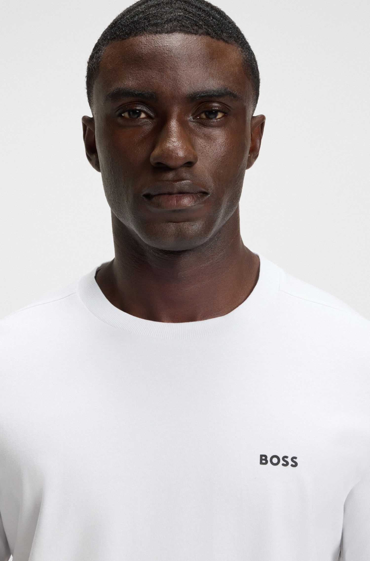 POLO DE ALGODÓN ELÁSTICO CON LOGO EN CONTRASTE PLAYERA REGULAR FIT HOMBRE