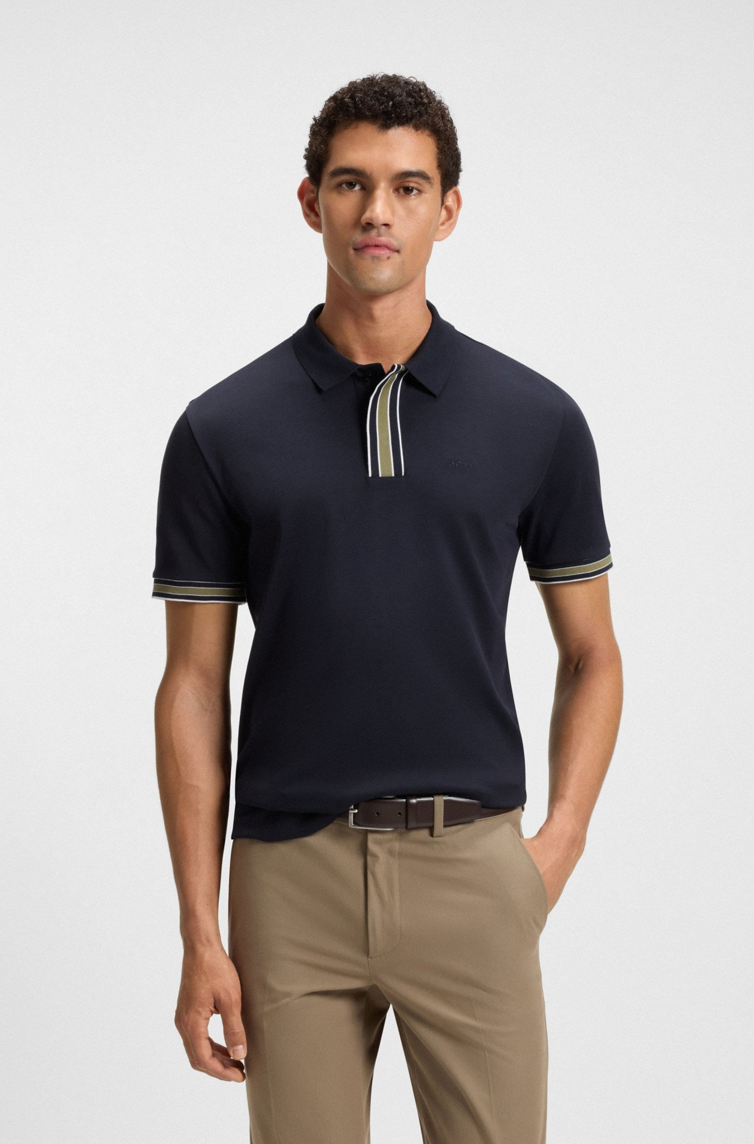 POLO DE ALGODÓN INTERLOCK CON EXTREMOS EN CONTRASTE POLO REGULAR FIT HOMBRE