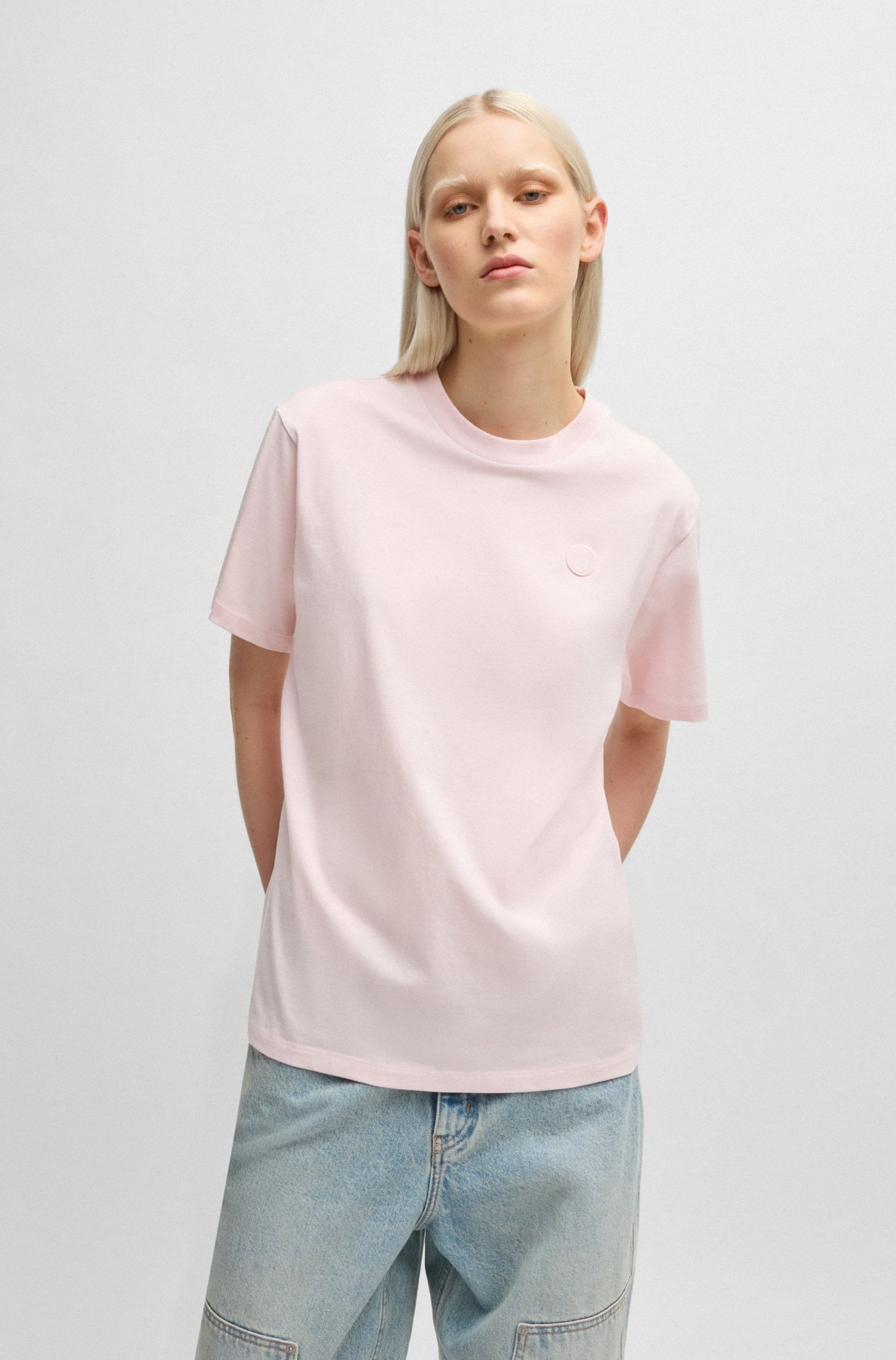 POLO DE PUNTO DE ALGODÓN CON INSIGNIA DE LOGO PLAYERA RELAXED FIT MUJER