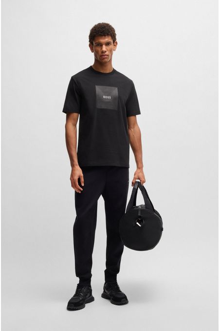 POLO DE PUNTO DE ALGODÓN CON LOGO DE DISEÑO EN LÍNEAS FINAS PLAYERA REGULAR FIT HOMBRE